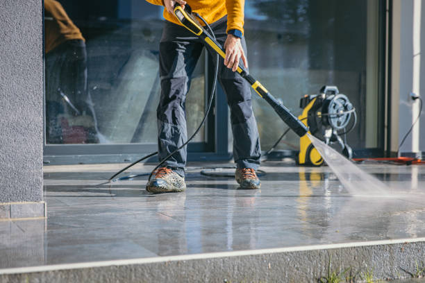 Best Garage Pressure Washing  in Diamondhead, MS